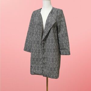 H&M Black and White Diamond Pattern Cape